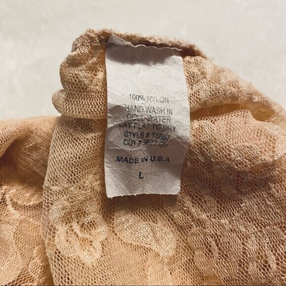 !Firm Price! Twenty-One Juniors/Women Lace Tank Top, V Neck Size‎ L, Cream - Picture 6 of 6